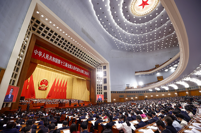 李克強“報告”到這里，接連3次被掌聲打斷